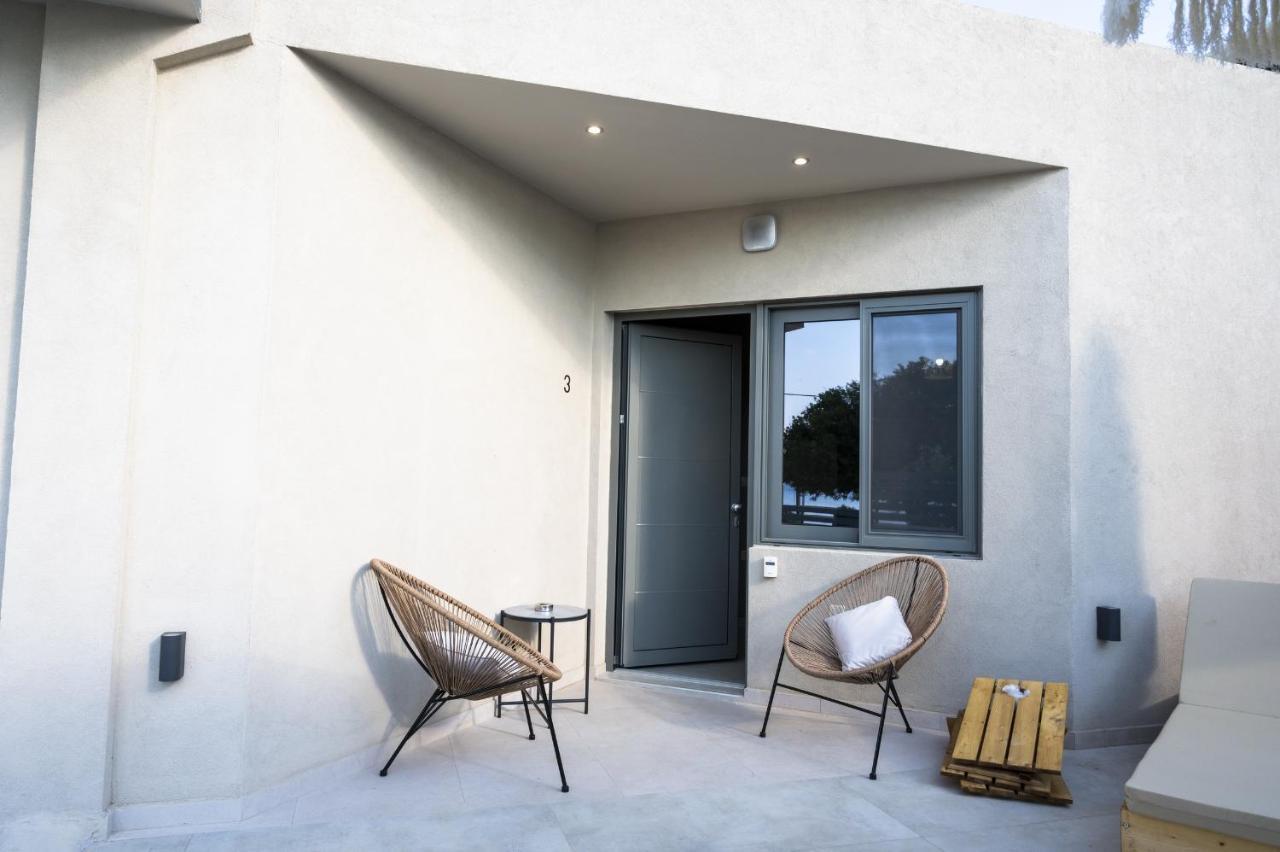 Theros Suites Διμηνιό Εξωτερικό φωτογραφία
