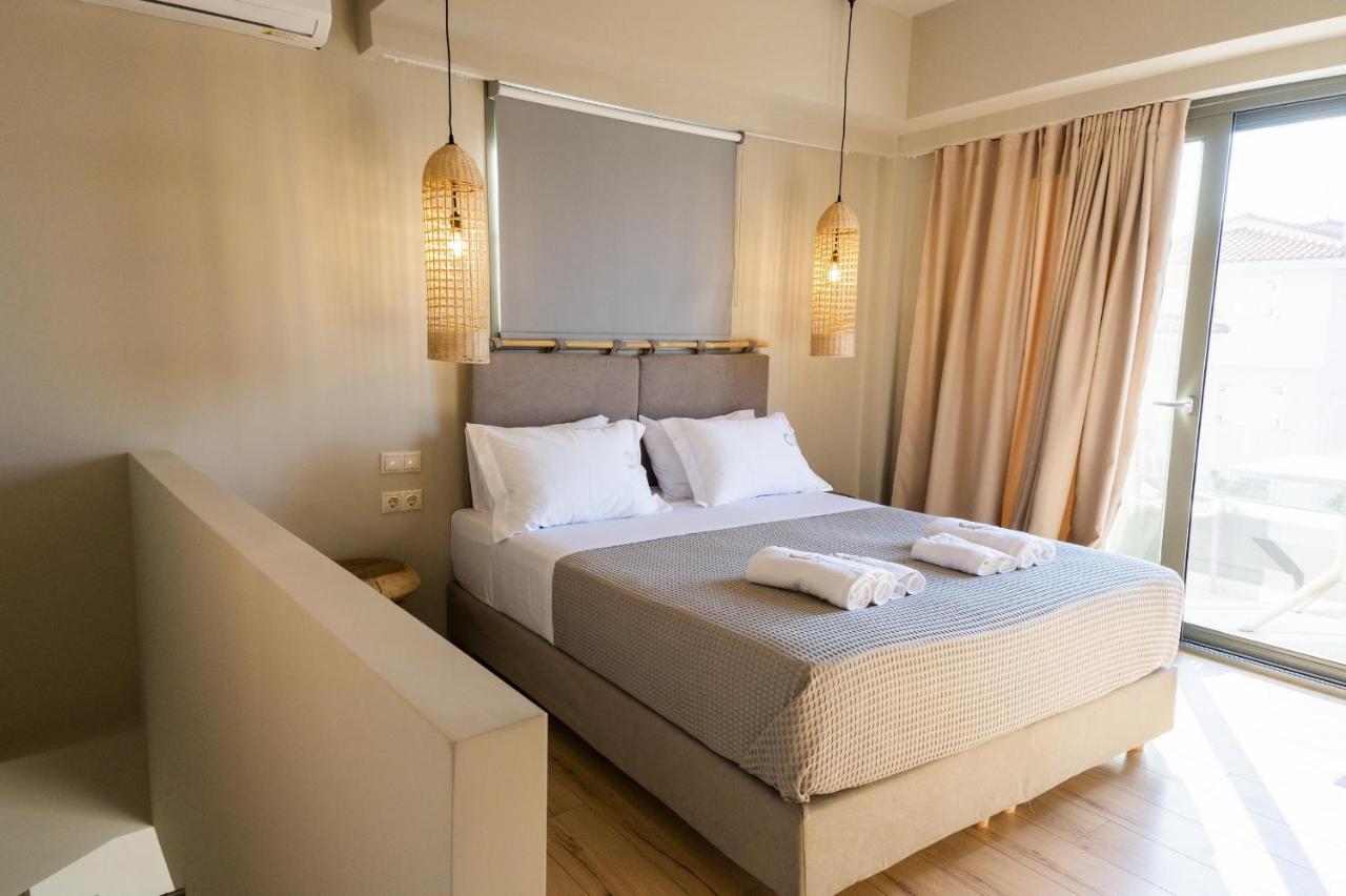 Theros Suites Διμηνιό Εξωτερικό φωτογραφία