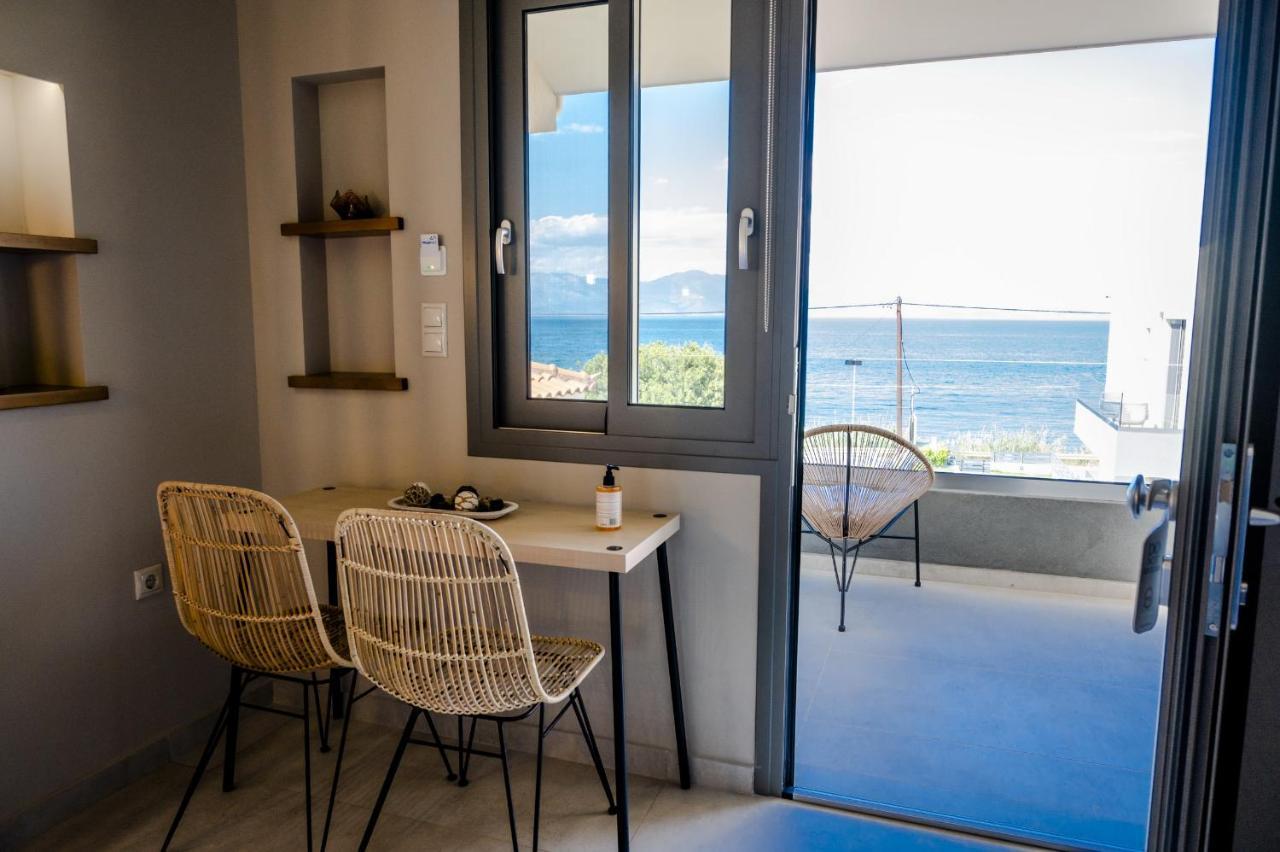 Theros Suites Διμηνιό Εξωτερικό φωτογραφία