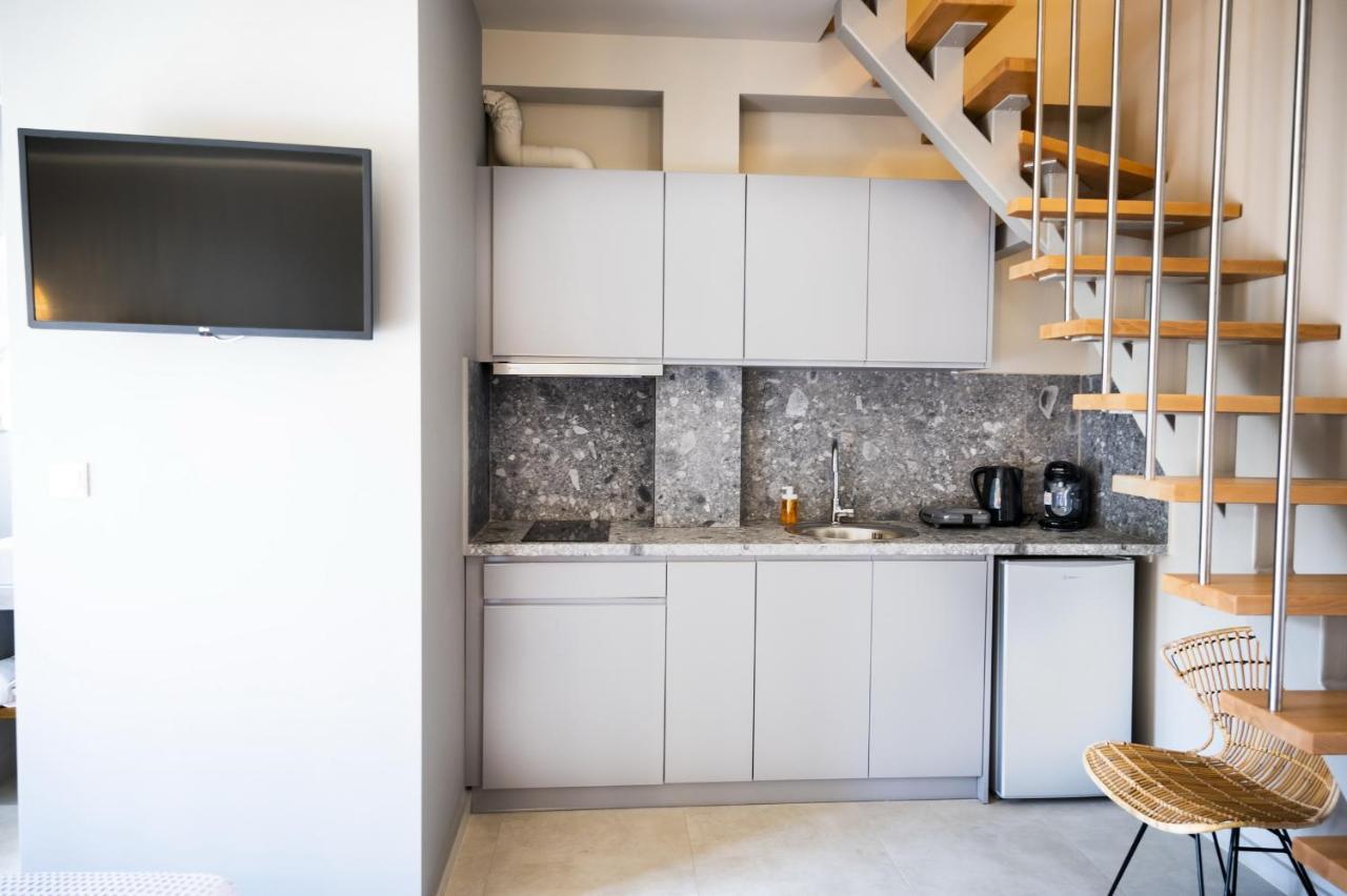 Theros Suites Διμηνιό Εξωτερικό φωτογραφία