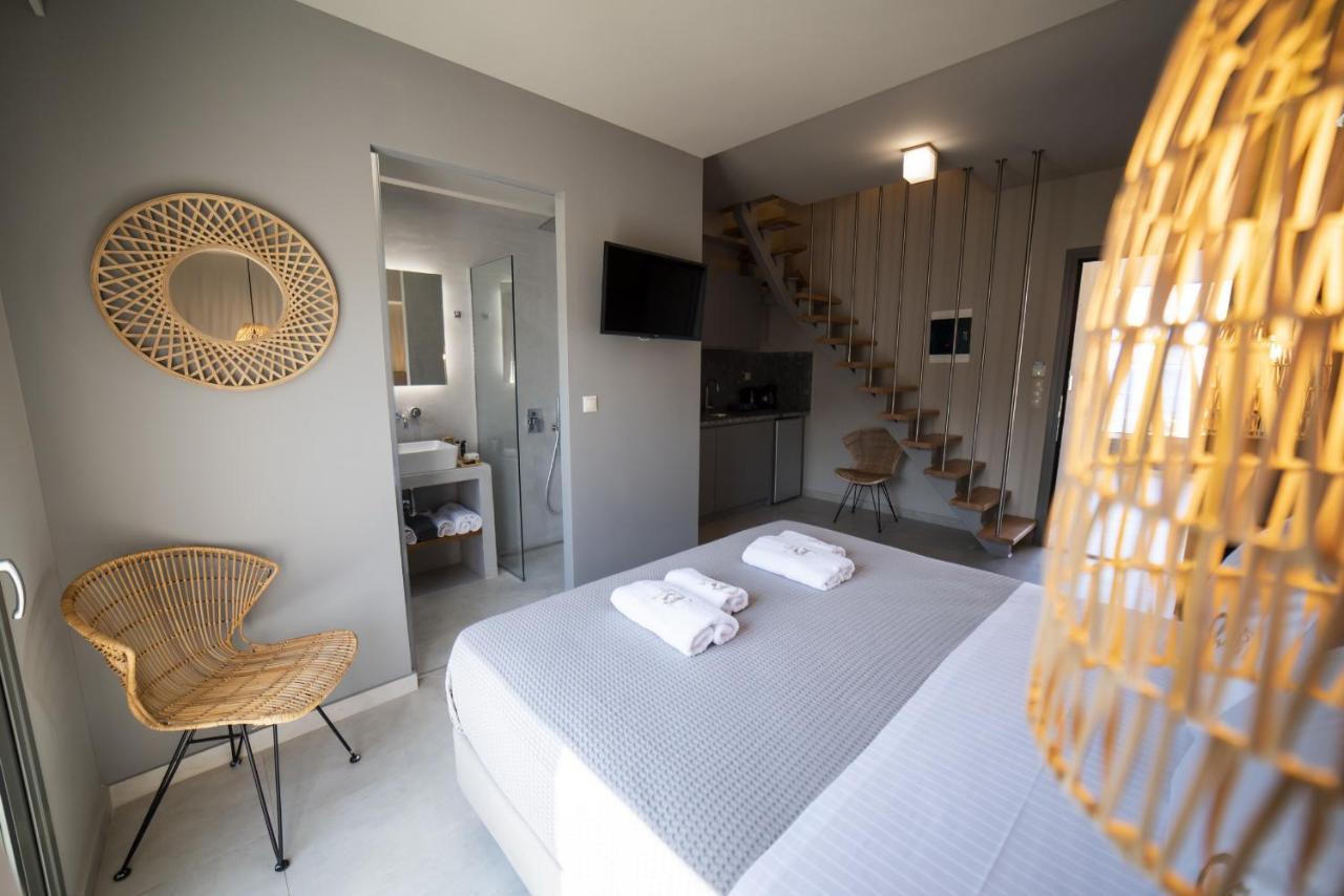 Theros Suites Διμηνιό Εξωτερικό φωτογραφία
