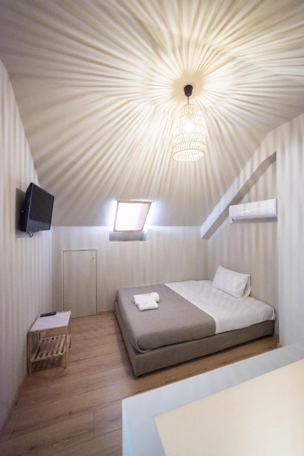 Theros Suites Διμηνιό Εξωτερικό φωτογραφία